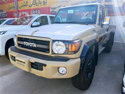 تۆیۆتا لاند کرۆزەر ٧٠ پیکاپ